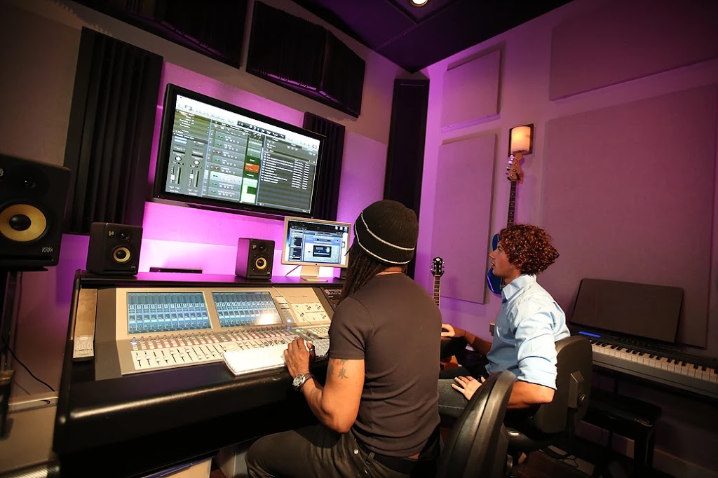 Deep Cove Music | 1046 Deep Cove Rd, North Vancouver, BC V7G 1S3, Canada | Phone: (604) 929-2683