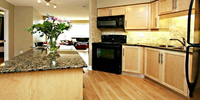 Mississauga Furnished Apartments | 3888 Duke of York Blvd Unit: 2520, Mississauga, ON L5B 4P5, Canada | Phone: (647) 885-5543