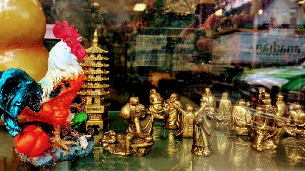 Oriental Charm | 653 Somerset St W, Ottawa, ON K1R 5K3, Canada | Phone: (613) 565-8838