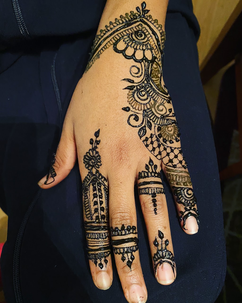 Henna by Dhara | Harvest convenience, 33 Harvest Hills Dr NE #1, Calgary, AB T3K 4R2, Canada | Phone: (587) 328-9532