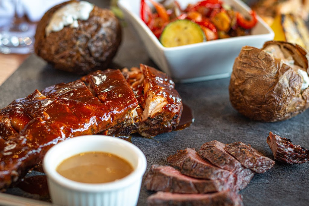 Tomahawk grill - Nicolet | 1141 Rue St Jean Baptiste, Nicolet, QC J3T 1W4, Canada | Phone: (819) 293-6262