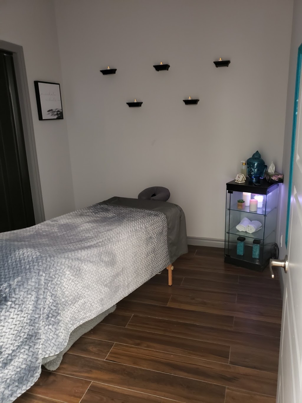 Kirmina Massotherapie | 50 Boulevard Saint-Charles Unit 13, Beaconsfield, QC H9W 2X3, Canada | Phone: (514) 694-7979