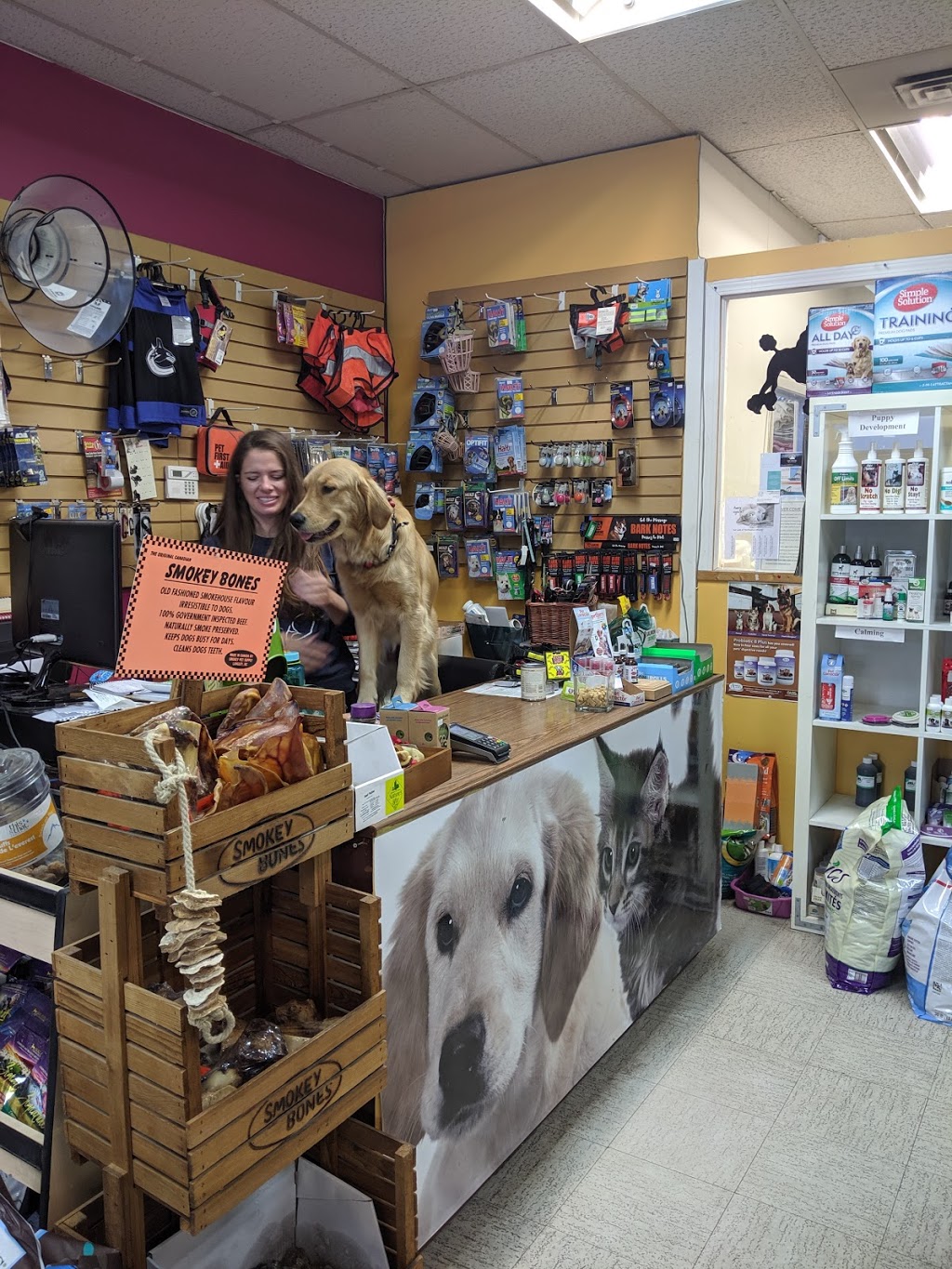 Lynn Valley Pet Food | 1266 Lynn Valley Rd, North Vancouver, BC V7J 2A3, Canada | Phone: (604) 988-9912