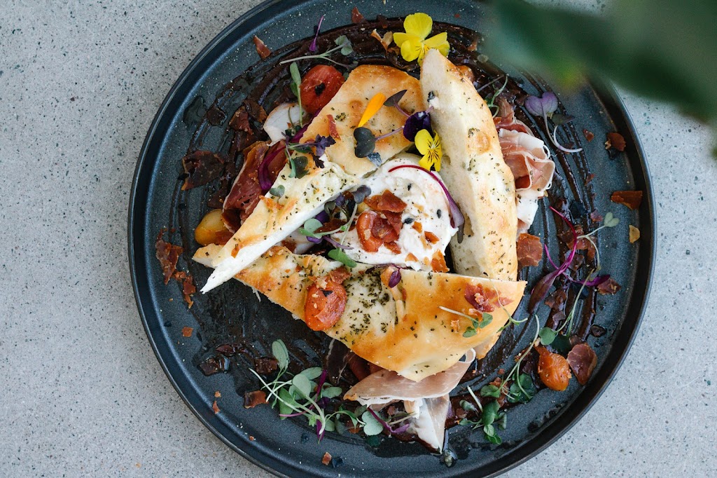 Pura Vida Bistro | 3000 12e Avenue N, Sherbrooke, QC J1H 5H3, Canada | Phone: (819) 566-8686