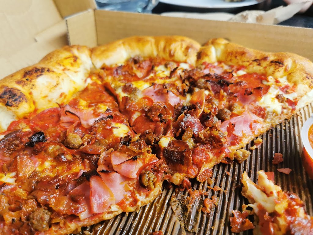 Pizza Salvatoré | 2161 Boulevard des Laurentides, Laval, QC H7M 4M2, Canada | Phone: (450) 575-5555