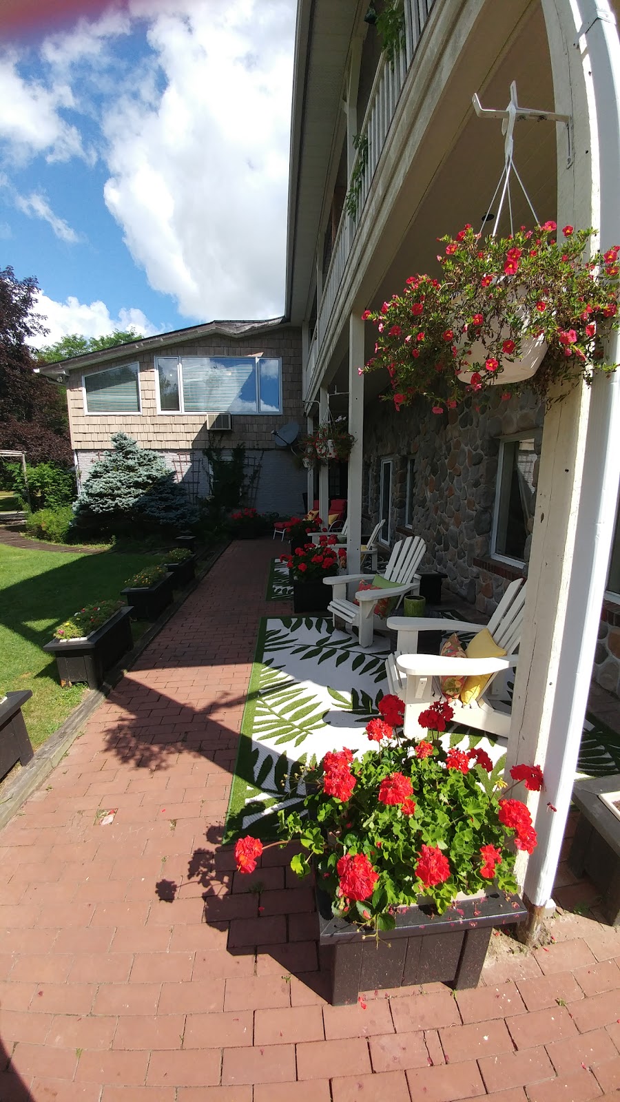 To Uxbridge Manor Spa | 11568 Concession 3 Rd, Uxbridge, ON L9P 1R1, Canada | Phone: (905) 852-6047