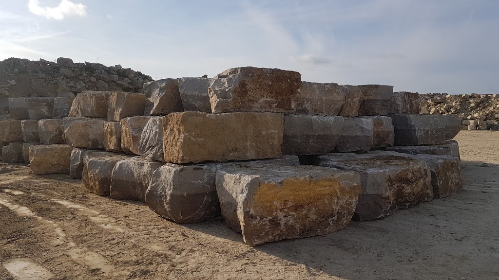 Elite Stone Quarries Ltd. | 2564 Brennan Line, Orillia, ON L3V 6H3, Canada | Phone: (705) 330-4959