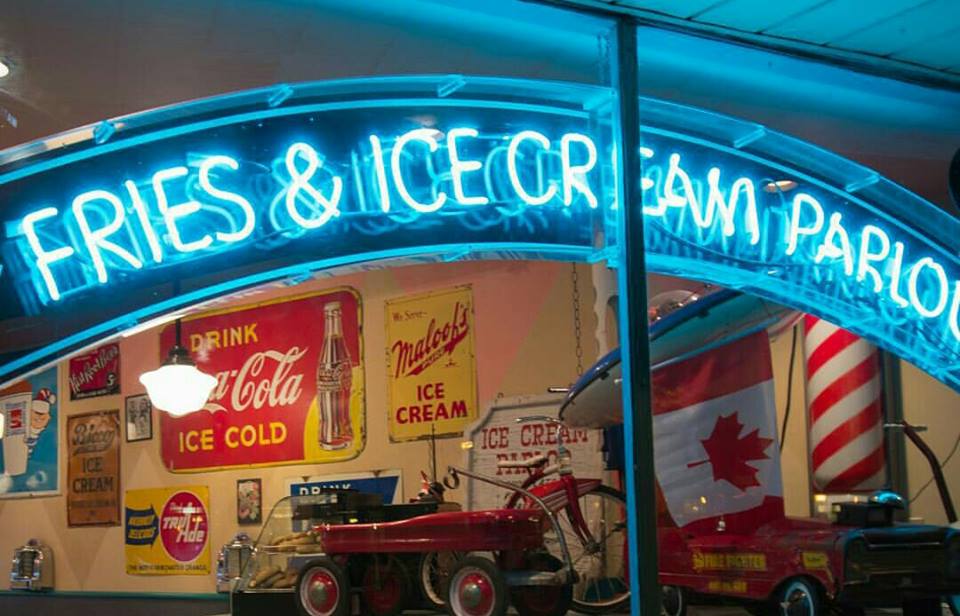 RCS Boardwalk Fries & Ice Cream Parlour | 2013 Lakeshore Rd, Burlington, ON L7R 1A1, Canada | Phone: (905) 333-9595