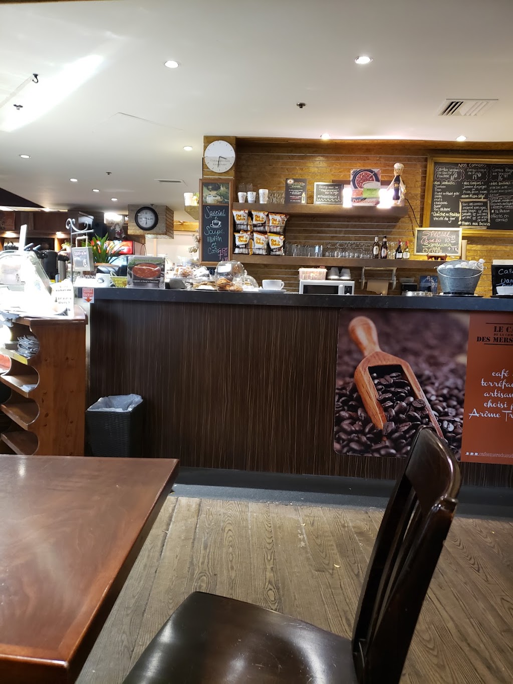 Arôme Tropical | 188 Rue Beaudry N, Joliette, QC J6E 6A6, Canada | Phone: (450) 755-2445