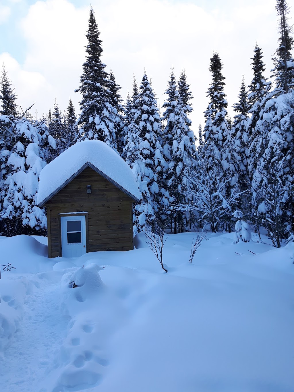 Camp Mercier | Réserve Faunique des Laurentides, Route 175, Lac-Jacques-Cartier, QC G0A 3K0, Canada | Phone: (418) 848-2422