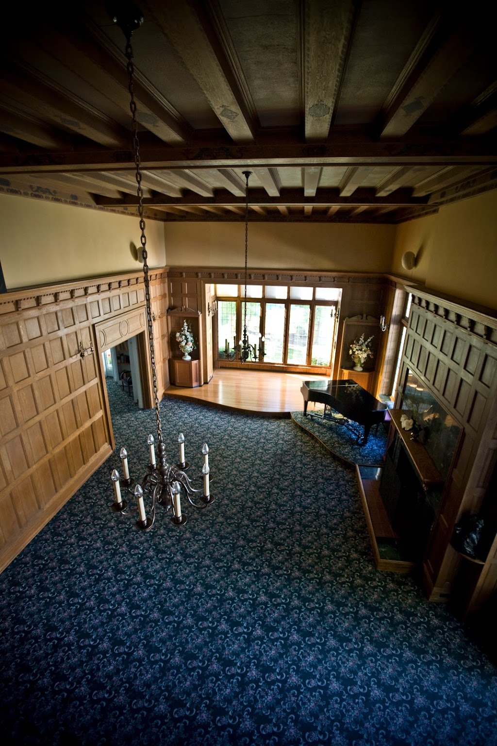Lairmont Manor | 405 Fieldston Rd, Bellingham, WA 98225, USA | Phone: (360) 647-1444