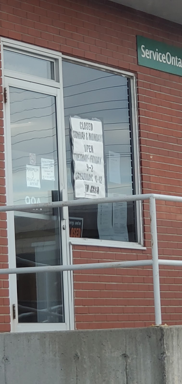Motor Vehicle License Bureau | 99 Dufferin St, Perth, ON K7H 3A5, Canada | Phone: (613) 267-2129