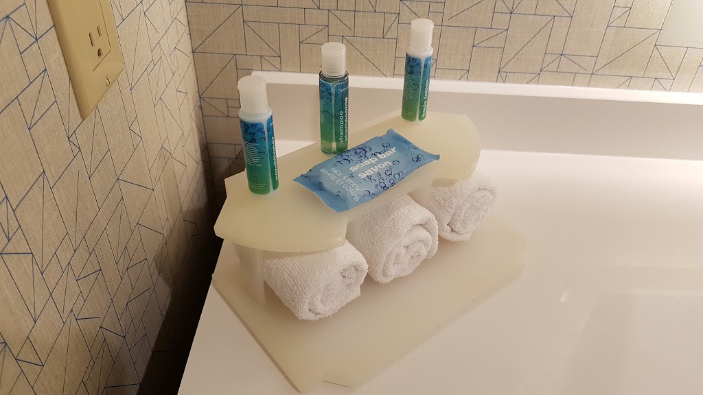 Holiday Inn Express & Suites Milton | 2750 High Point Dr, Milton, ON L9T 5G5, Canada | Phone: (905) 876-4955