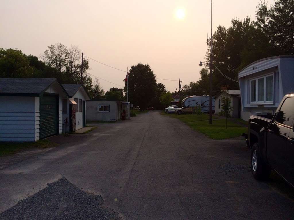 Rideau Heights Campsite | 38 Rideau Heights Dr, Nepean, ON K2E 7A6, Canada | Phone: (613) 226-4141