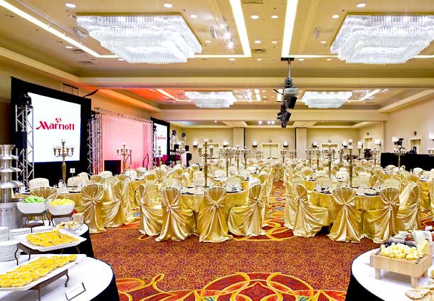 Toronto Airport Marriott Hotel | 901 Dixon Rd, Etobicoke, ON M9W 1J5, Canada | Phone: (416) 674-9400