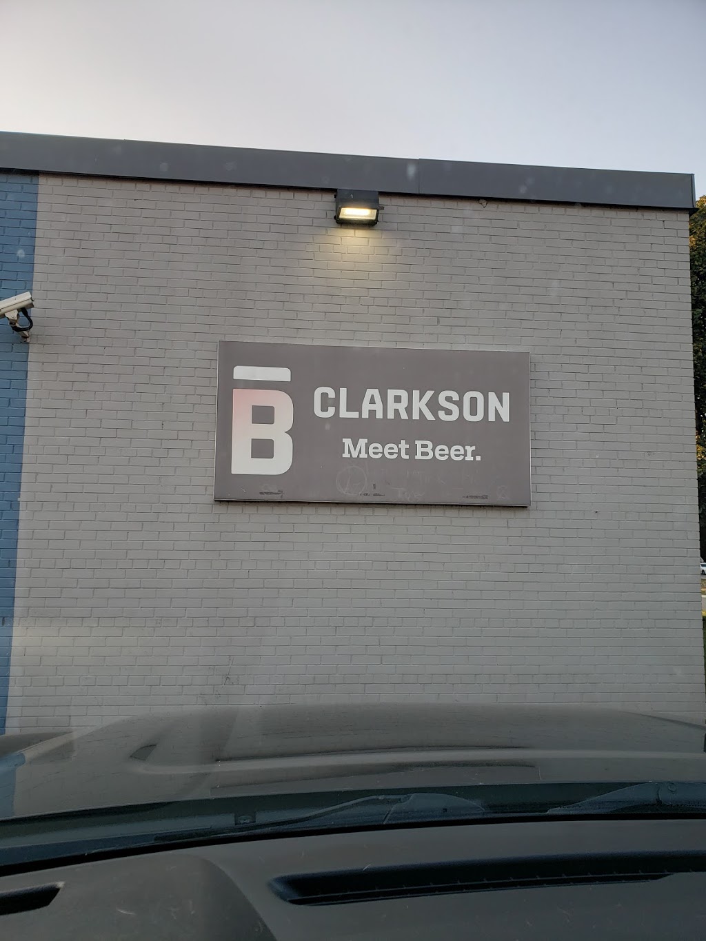 Beer Store 2056 | 2425 Truscott Dr, Mississauga, ON L5J 2B4, Canada | Phone: (905) 822-4411
