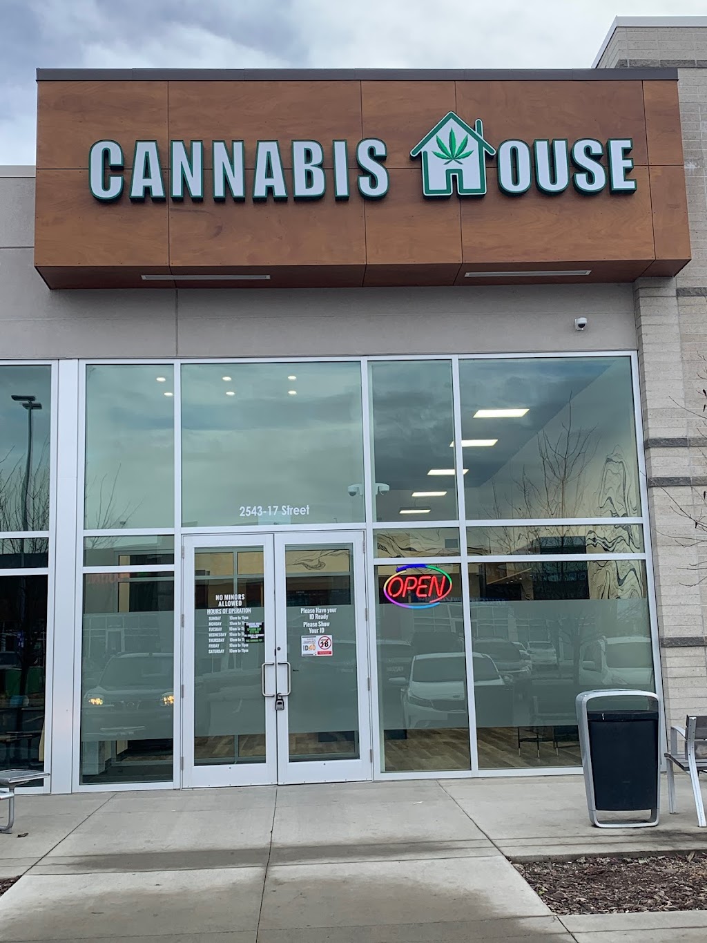 Cannabis House 17St | 2543 17 St NW, Edmonton, AB T6T 0Y2, Canada | Phone: (587) 521-5889