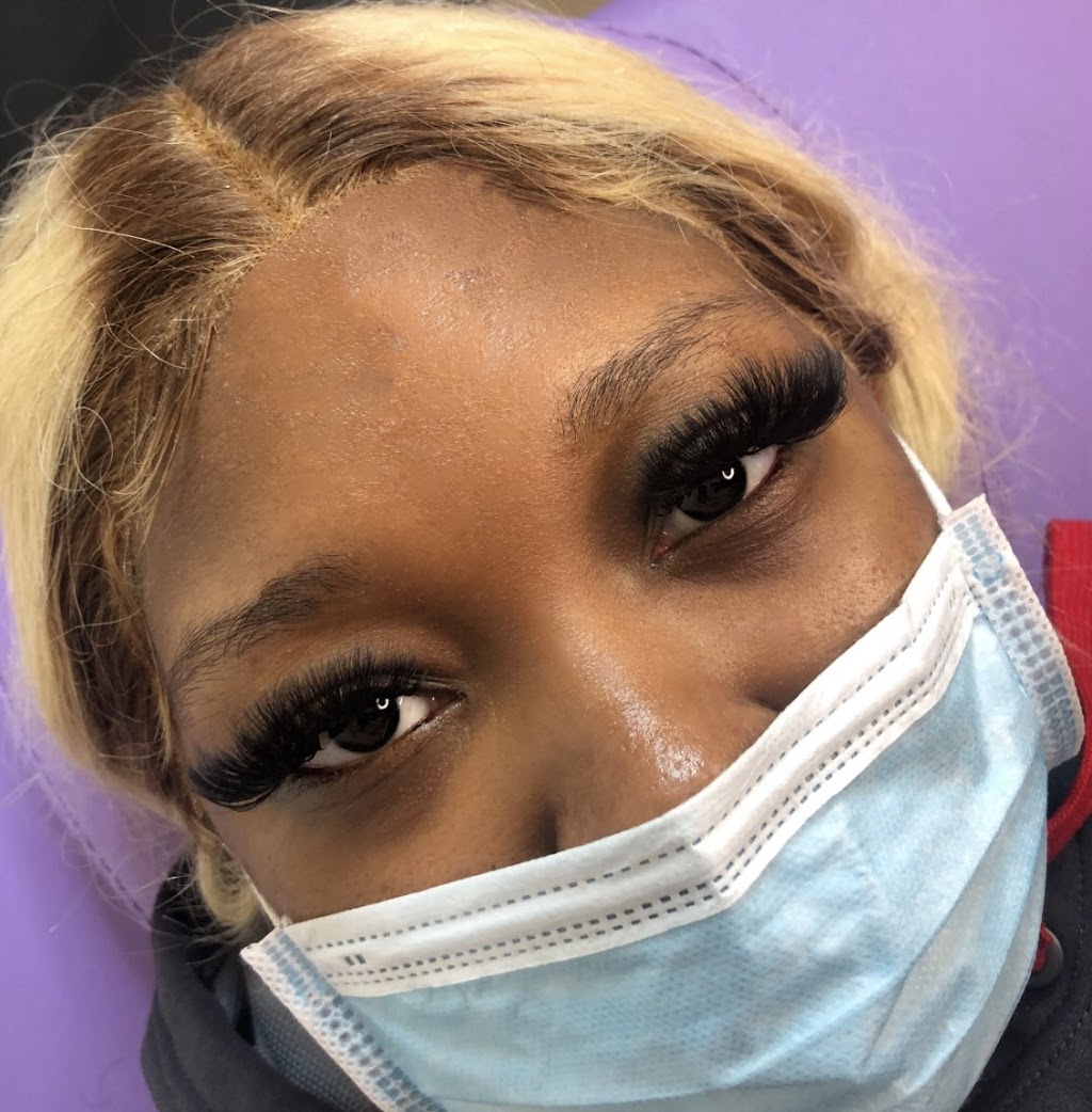 The Lash Out | 274 Dalgleish Garden, Milton, ON L9T 6Z7, Canada | Phone: (647) 879-1145