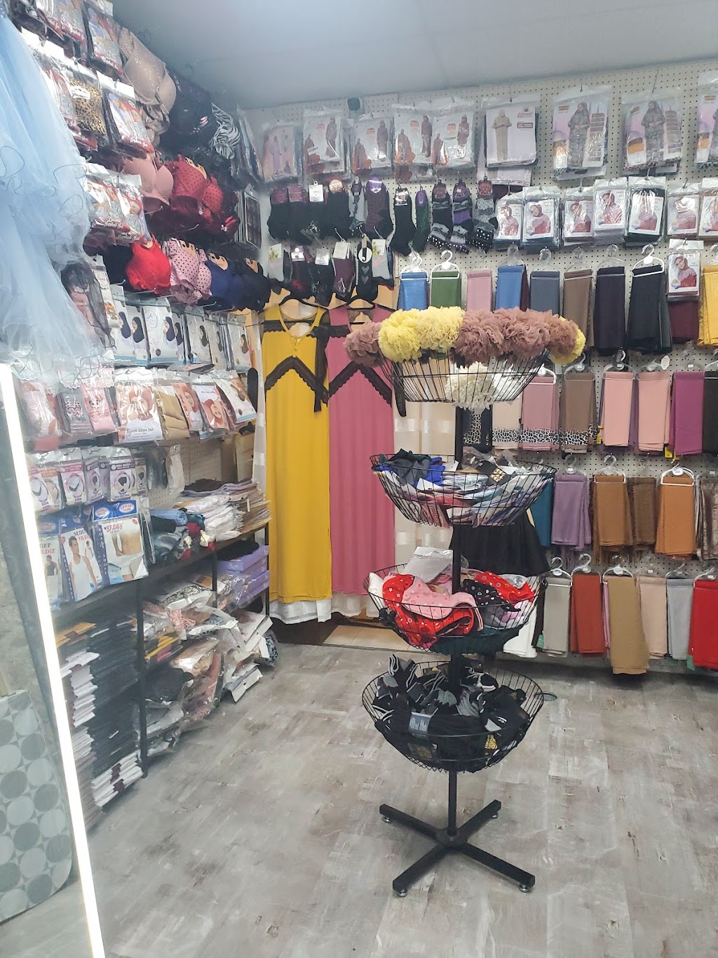 Stylish Trading | 725 Notre Dame Dr #4, London, ON N6J 3V5, Canada | Phone: (519) 697-1655