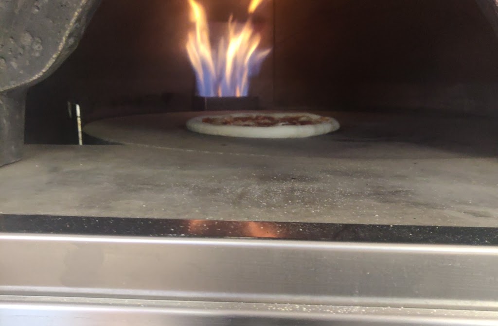 Outlaws Pizzeria | 801 Central Ave, Thunder Bay, ON P7B 6P8, Canada | Phone: (807) 286-1118