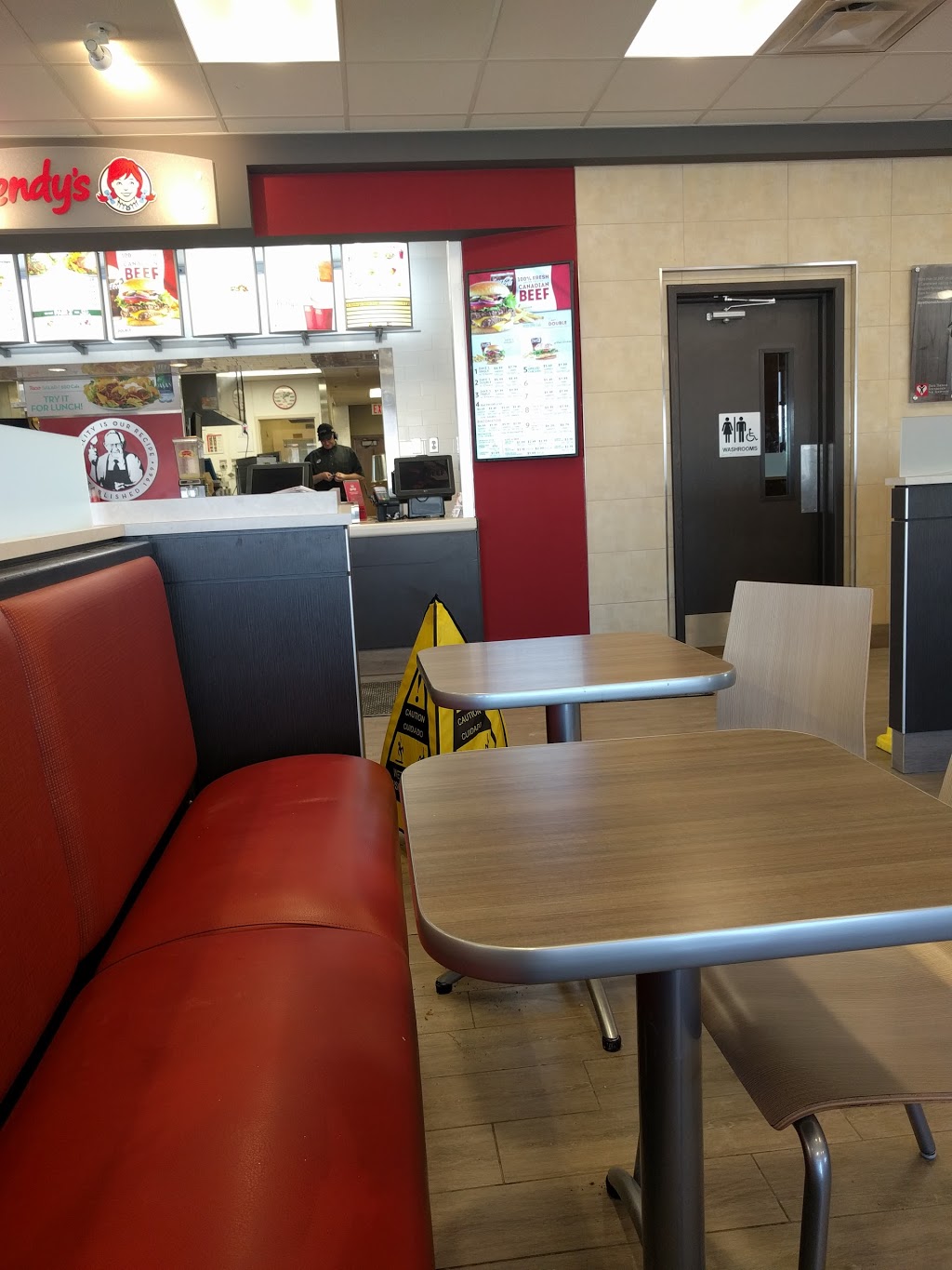 Wendys | 6948 McLeod Rd, Niagara Falls, ON L2G 7K3, Canada | Phone: (905) 354-9976