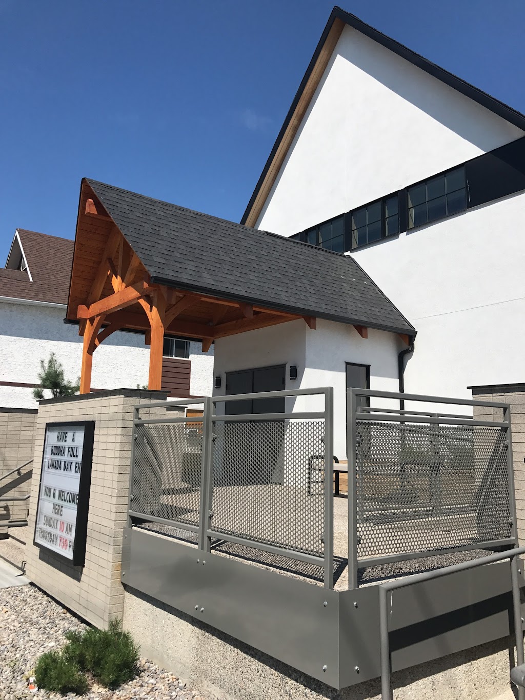 Calgary Buddhist Temple | 658 1 Ave NE, Calgary, AB T2E 3Y1, Canada | Phone: (403) 263-5723