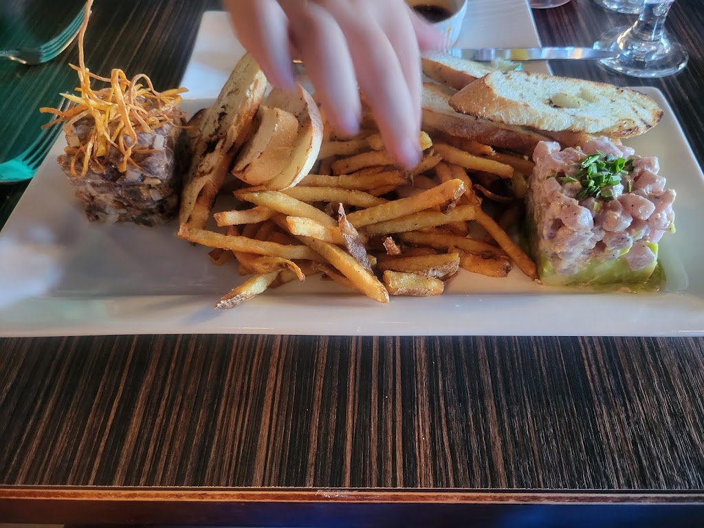 Restaurant Isola Bella - Grillades et tartares | 3437 Boulevard De La Pinière O, Terrebonne, QC J6X 0A1, Canada | Phone: (450) 326-1377