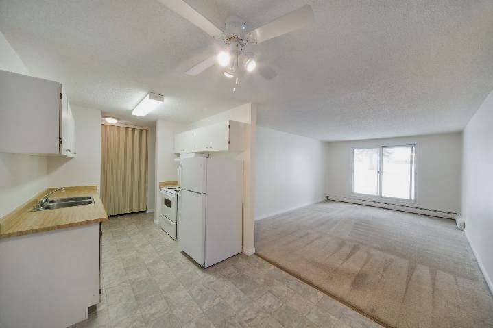 Harrow Court | 142 Harrow Cir NW, Edmonton, AB T5A 4H8, Canada | Phone: (780) 220-1390