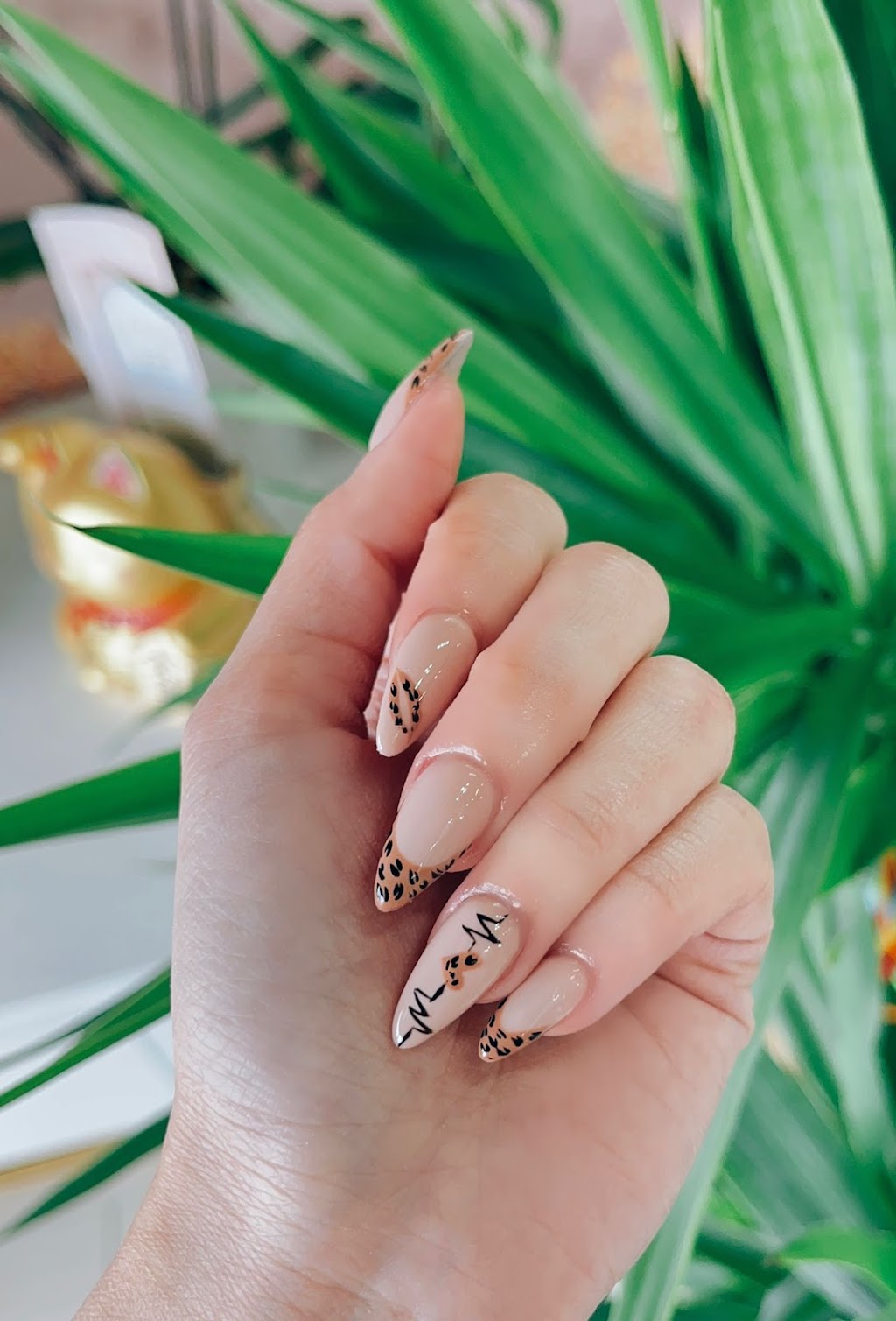 Lavish Lux Nails & Spa | 3150 Hwy 7 Unit 2, Markham, ON L3R 5A1, Canada | Phone: (905) 475-8519