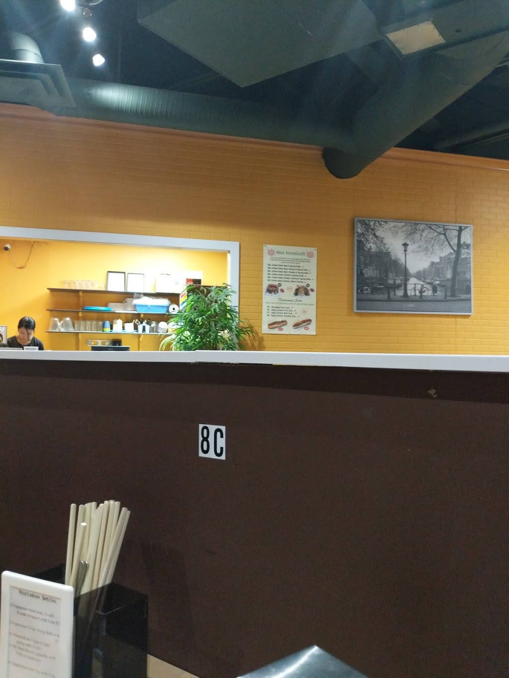 Le’s Pho Noodlehouse | 8180 11 St SE, Calgary, AB T2H 3B8, Canada