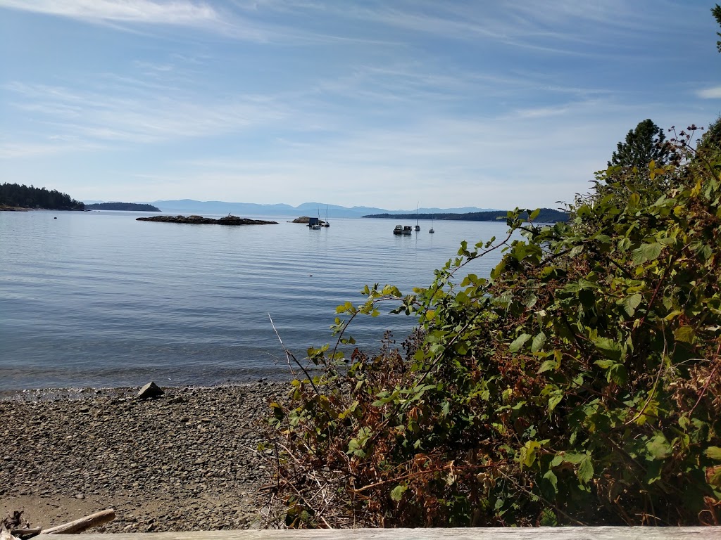Halfmoon Bay General Store | 5642 Mintie Rd, Halfmoon Bay, BC V0N 1Y2, Canada | Phone: (604) 885-8555