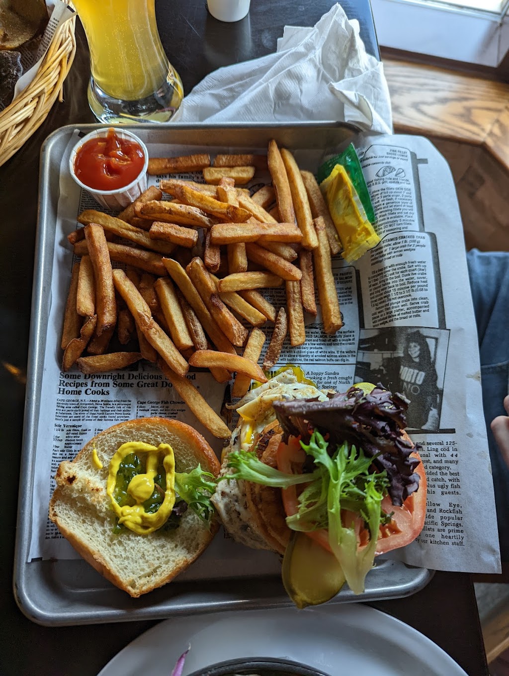 Seamus Davids Irish Pub | 21 Logiealmond Close, Dartmouth, NS B3B 0C7, Canada | Phone: (902) 462-2034