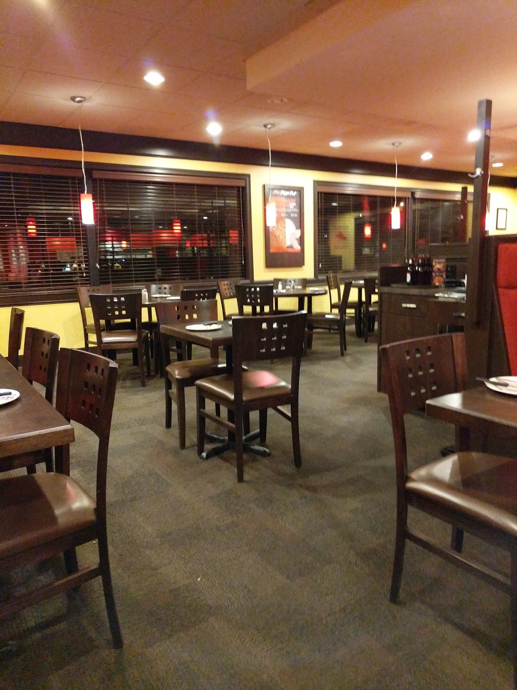 Pizza Hut | 39 Warne Crescent, Kingston, ON K7L 4V4, Canada | Phone: (613) 531-9540