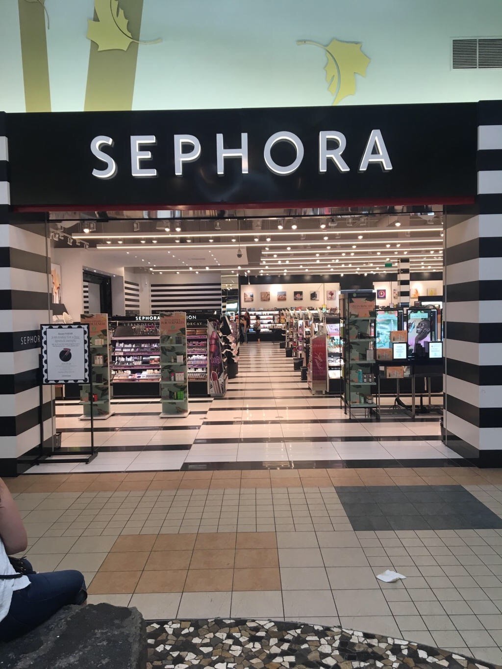 Benefit Cosmetics Brow Bar | 1 Bass Pro Mills Dr, Concord, ON L4K 5W4, Canada | Phone: (905) 761-0473