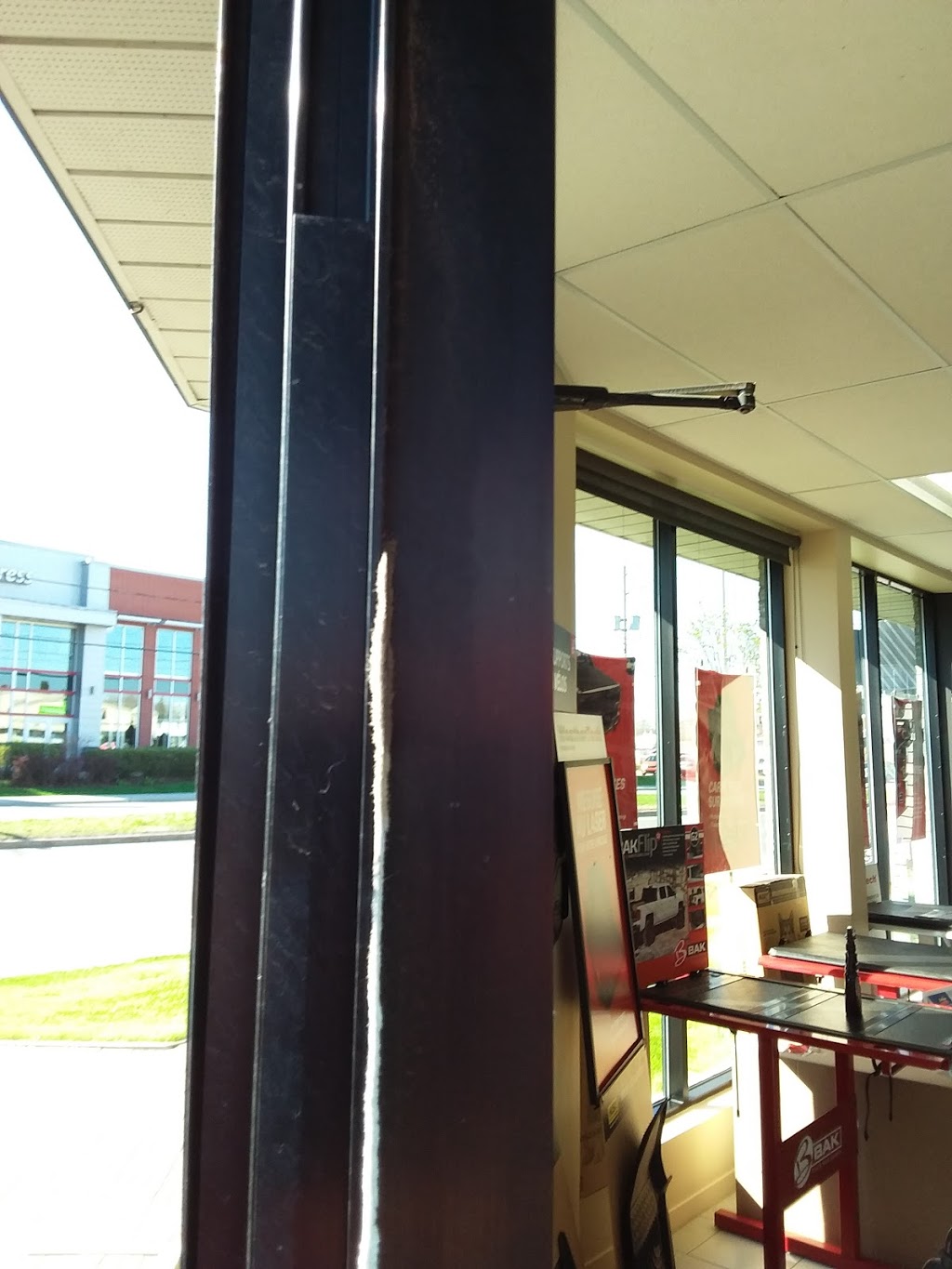 Lebeau Vitres dautos | 100 Boulevard Sir-Wilfrid-Laurier, Beloeil, QC J3G 4G3, Canada | Phone: (450) 467-9475