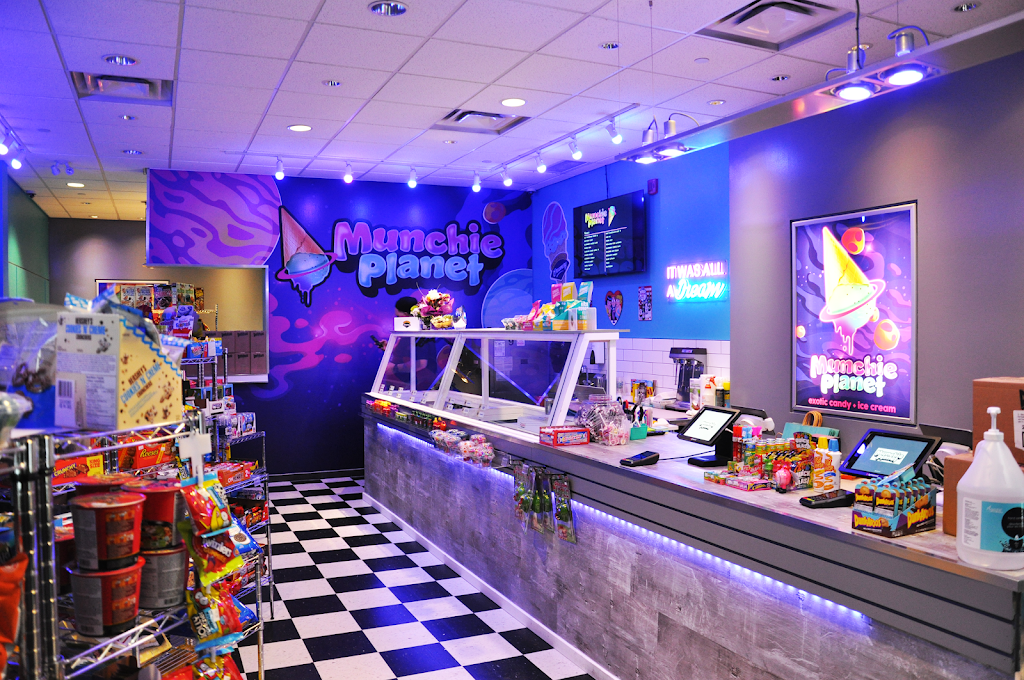 Munchie Planet | 2951 Green Rd #112, Duncan, BC V9L 0B8, Canada | Phone: (250) 597-3009