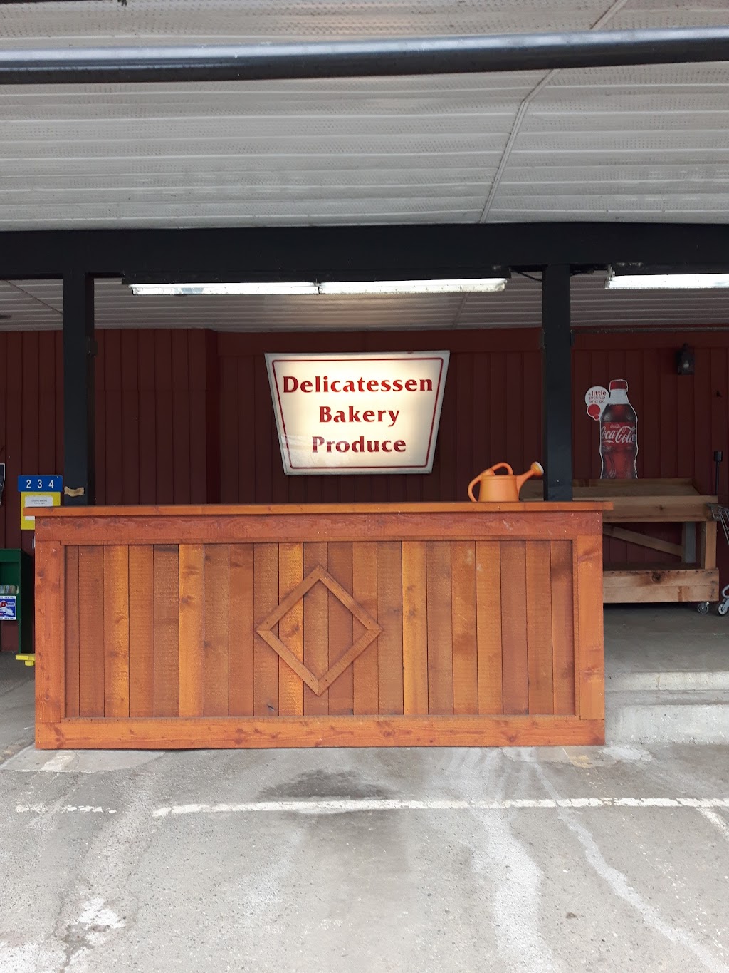 Courtenay Country Market | 5352 N Island Hwy, Courtenay, BC V9J 1M3, Canada | Phone: (250) 871-6327