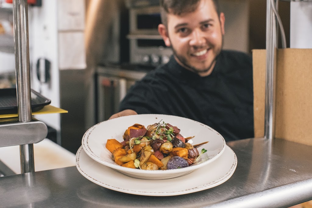 The Inn Kitchen - Farmhouse Bistro | 560 S Water St, Marine City, MI 48039, USA | Phone: (810) 676-5200