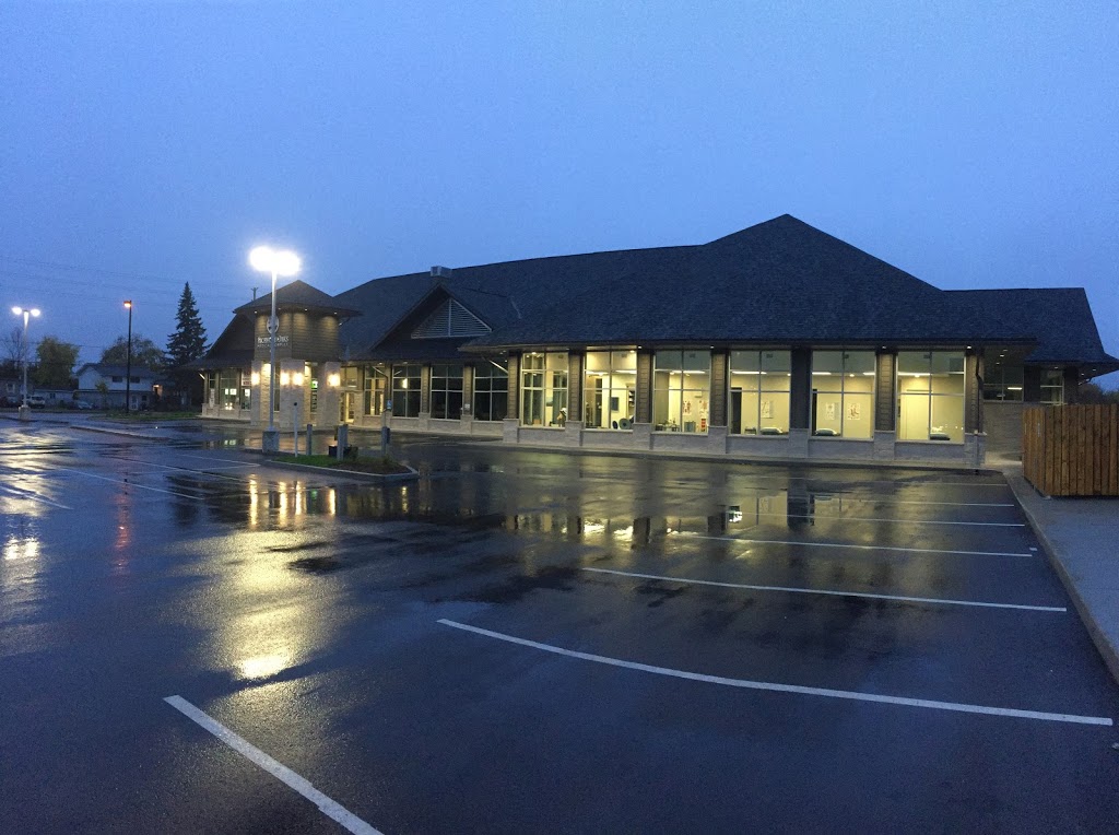 Richmond Oaks Medical Complex | 6265 Perth St, Richmond, ON K0A 2Z0, Canada