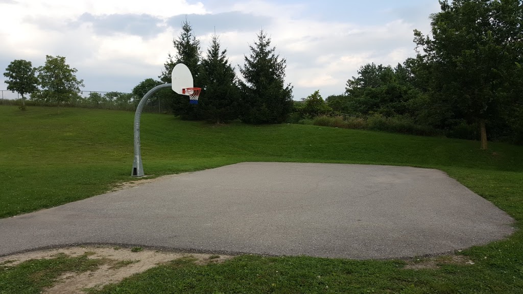 Barlow Court Parkette | 38 Barlow Ct, Bowmanville, ON L1C 5G5, Canada