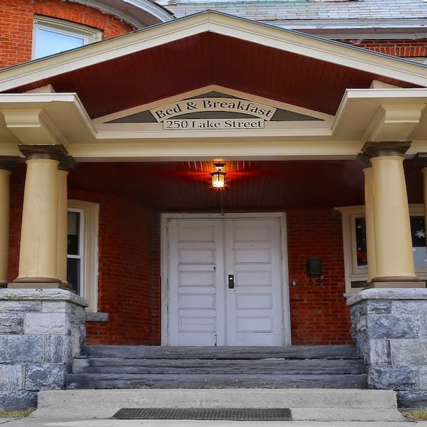 Bed & Breakfast - Au Bord du Lac - By the Lake - Rouses Point | 250 Lake St, Rouses Point, NY 12979, USA | Phone: (518) 593-3432