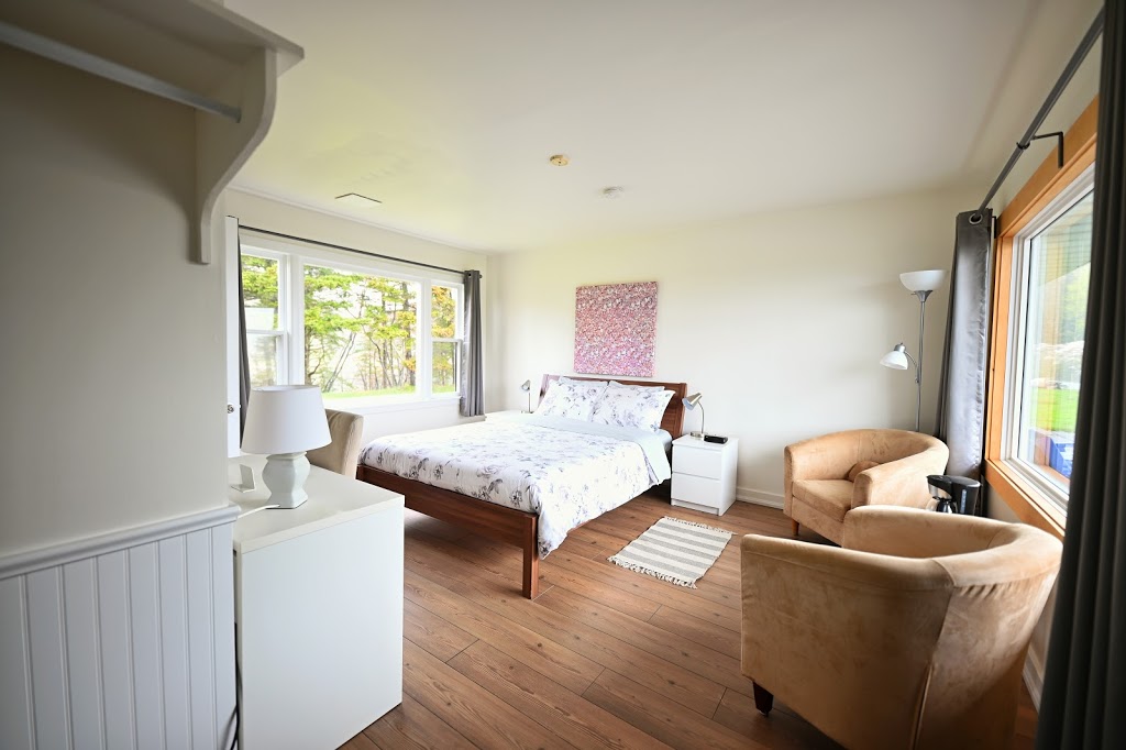 Atlantic View Motel and Cottages | 230 Masons Beach Rd, Lunenburg, NS B0J 2C0, Canada | Phone: (902) 634-4545