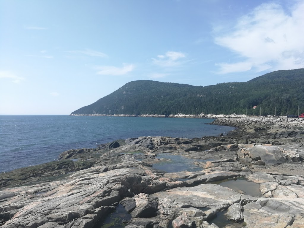 Résidence touristique La Bertrande | 490 Chem. de Port au Persil, Saint-Siméon, QC G0T 1X0, Canada | Phone: (418) 563-3041