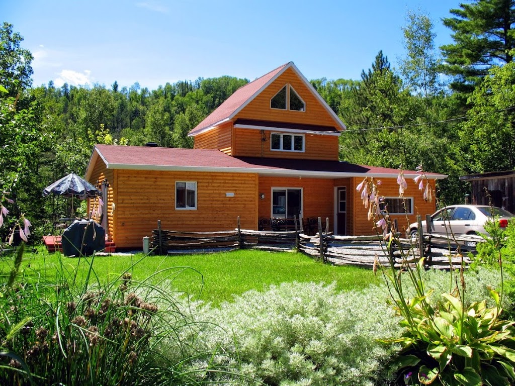 Chalet du bras | 210 Rue du Bras, Charlevoix, QC G0A 4K0, Canada | Phone: (418) 639-2593