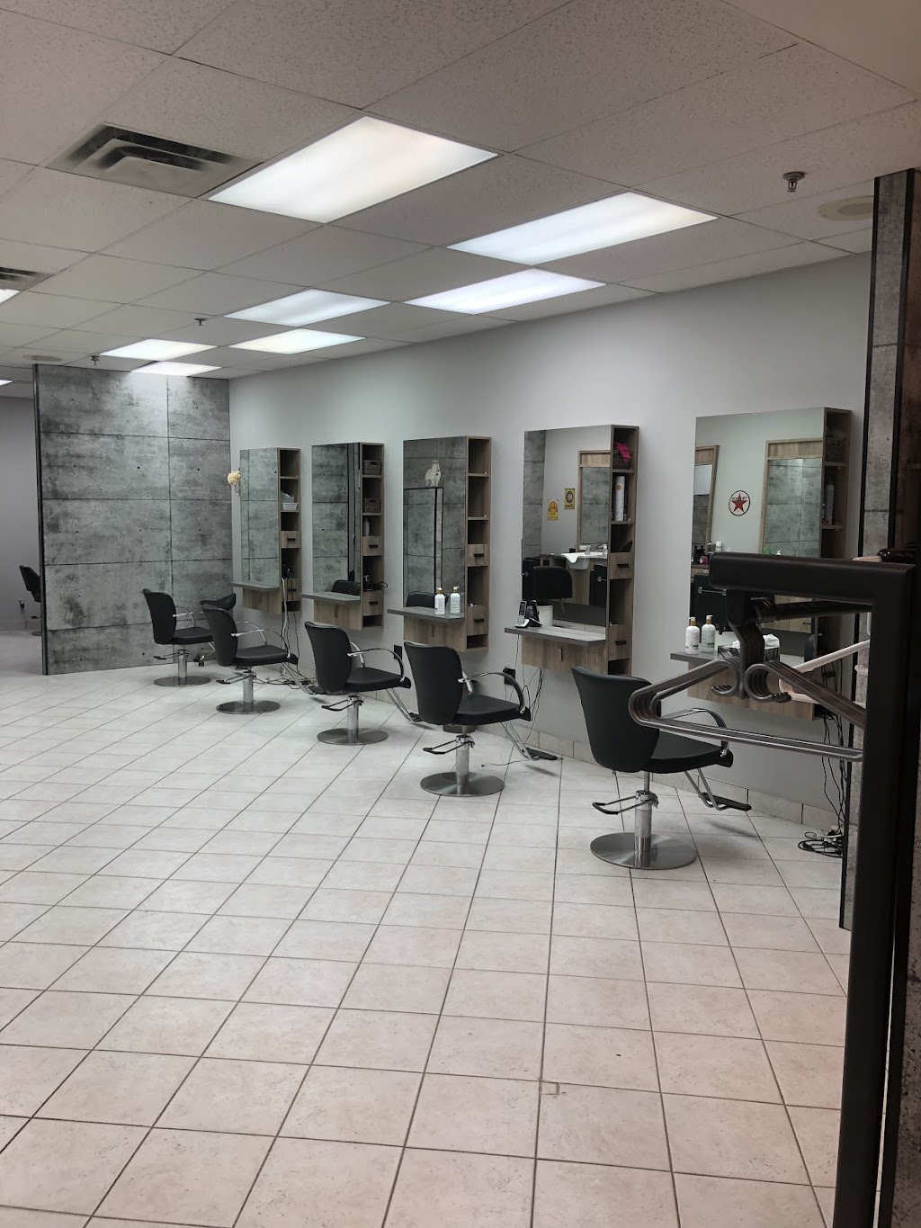 Coiffure Duvernay | 3100 Blvd. de la Concorde E, Laval, QC H7E 2B8, Canada | Phone: (450) 661-9784