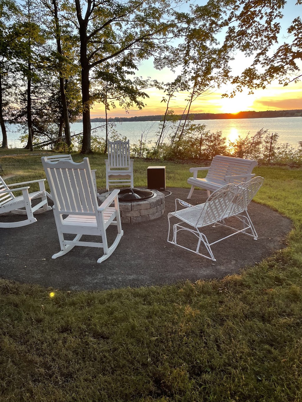 Four Seasons Landscaping PEC | 200 Scotts Mill Rd, Milford, ON K0K 2P0, Canada | Phone: (613) 476-5684