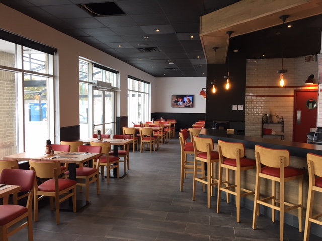 Mikes | Levi, 101-1810 Route des Rivières, Saint-Nicolas, QC G7A 2P6, Canada | Phone: (418) 832-3030