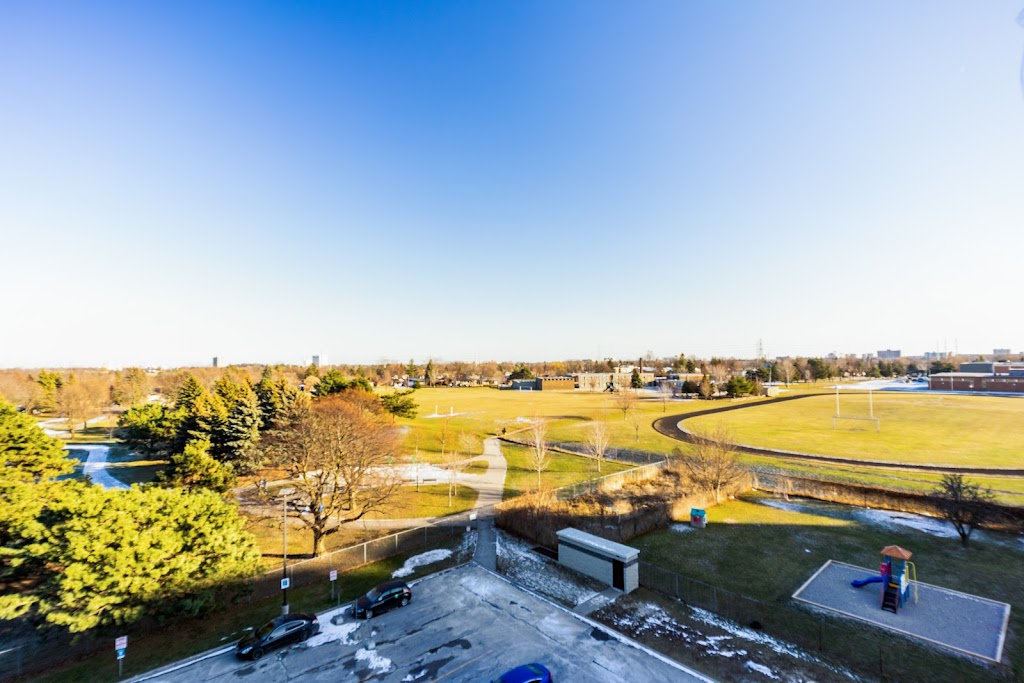 Tuxedo Court Apartments | 30 Tuxedo Ct, Scarborough, ON M1G 3S8, Canada | Phone: (416) 289-6982