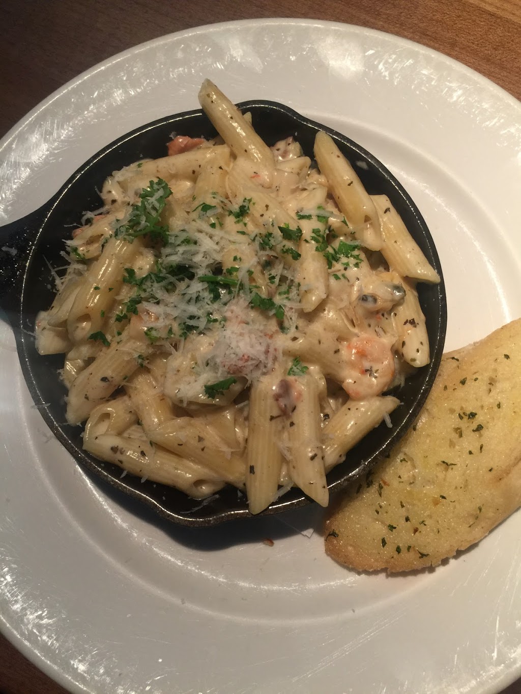 Marios Restaurant | 1105 56 St, Delta, BC V4L 2A2, Canada | Phone: (604) 943-4442