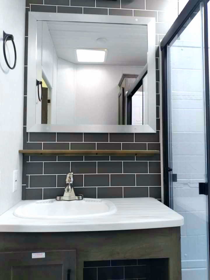 Laurys Retreat BnB & Campsites | 6190 Ferguson Rd, Port Alberni, BC V9Y 8L4, Canada | Phone: (250) 201-1144